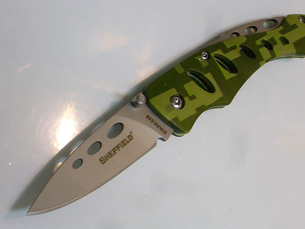 Sheffield 2 Piece Folding Knife Set UPC: 820909031024