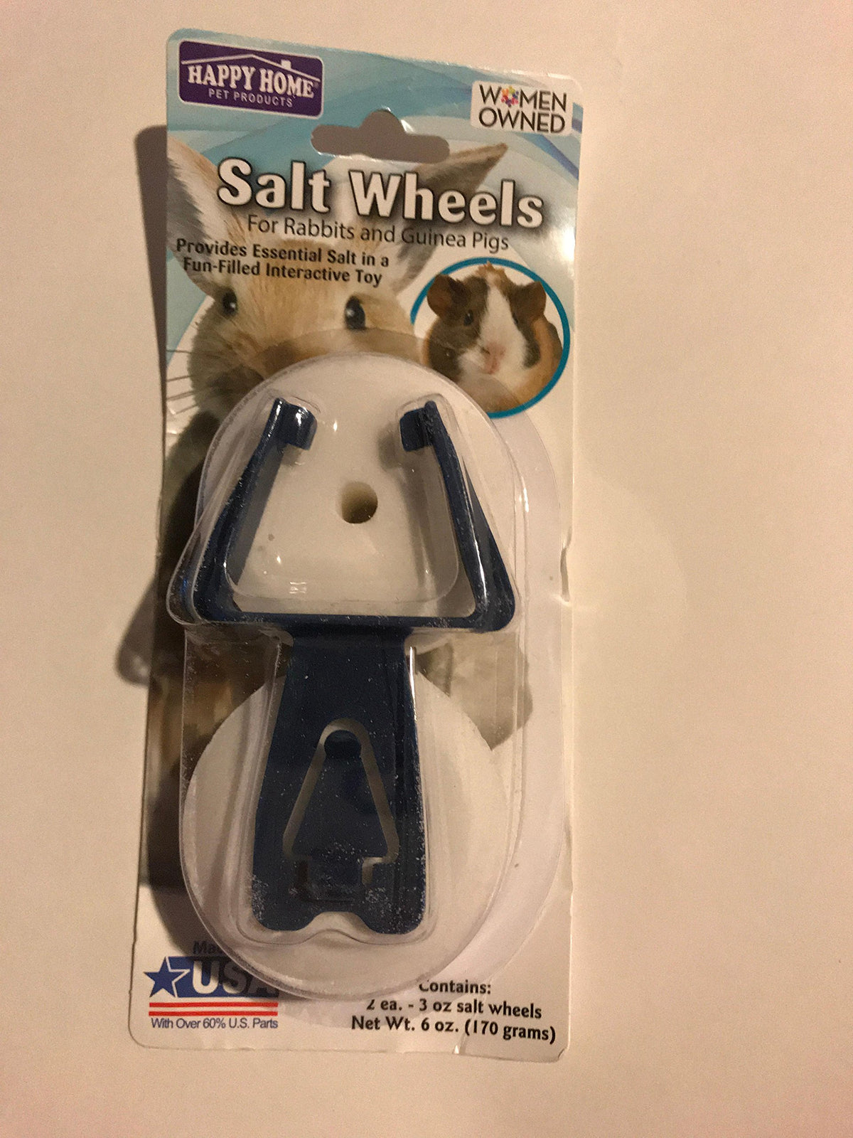 Happy Home salt wheels for rabbits and guinea pigs with blue hanger, 2 pack