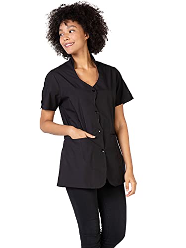Woman with hand in the pocket of a black V-neck stylist jacket