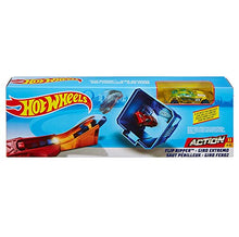 Load image into Gallery viewer, Hot Wheels FLIP Ripper Play Set

