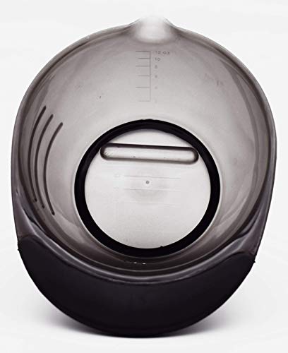 Top-down view into the bowl with ounce markings up to 12 oz