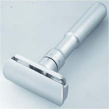 Load image into Gallery viewer, Merkur-Razor Leather Zipper Shaving Set Model #ME-368016, UPC: 4045284022368
